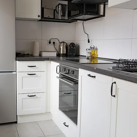 Urban Flats Apartment *
