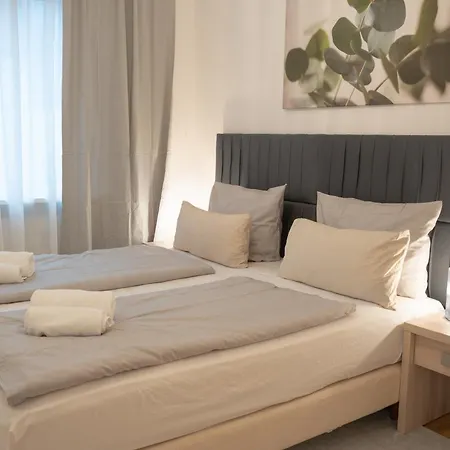 Urban Flats Apartment *