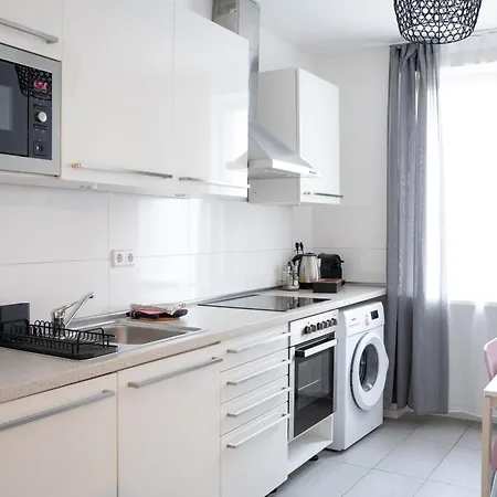 Urban Flats Apartment *