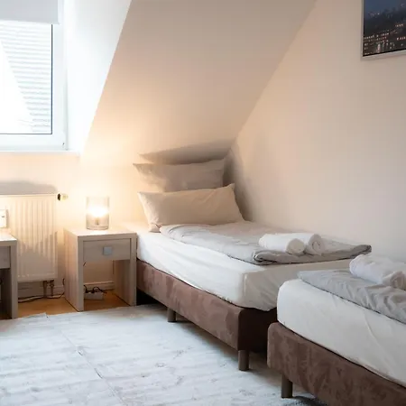 Urban Flats Apartment *