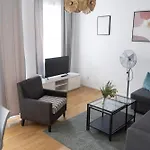 Urban Flats Apartment *