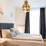 Urban Flats Apartment *