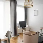 Urban Flats Apartment *