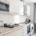 Urban Flats Apartment *